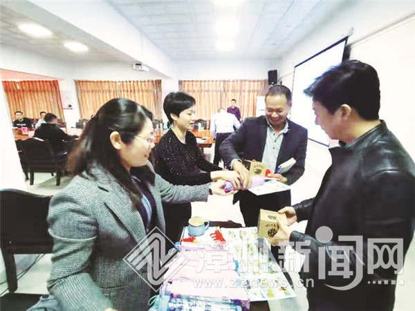厦门港口管理局漳州协调中心: “宪法进企业”巡回宣讲活动走进漳州港区